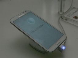 El Galaxy Note II cuenta con una resolución de pantalla de 1280 x 720 en formato HD.  /