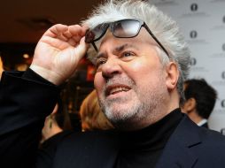 Almodóvar puso al público en pie y agradeció desde el ''fondo de su corazón''. EFE  /