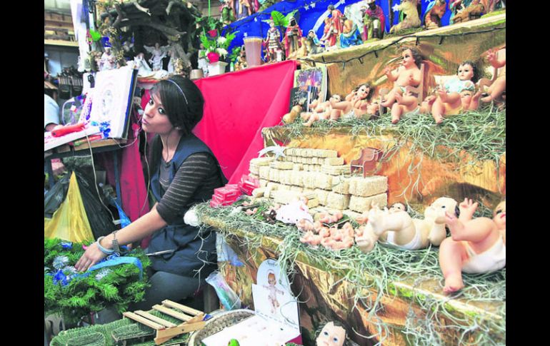 NACIMIENTO TRADICIONAL.En este temporada navideña, los compradores prefieren figuras religiosas menos solemnes.  /