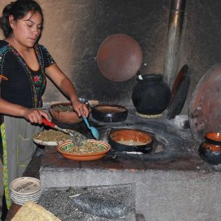 Mueren cuatro millones al año por humo al cocinar