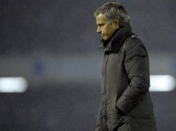 Mourinho ha tenido que soportar ataques y descalificaciones injustas, señala el presidente del Real Madrid. ARCHIVO  /