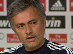 José Mourinho, técnico del Real Madrid, durante la rueda de prensa. EFE  /