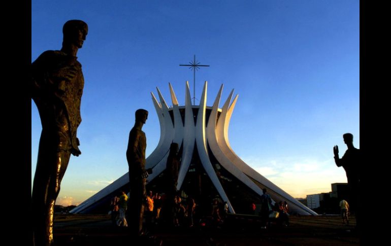 Catedral de Brasilia, creada por el arquitecto Oscar Niemeyer. ARCHIVO  /