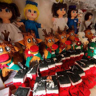 ''Dale, dale, dale'', piñatas para todos