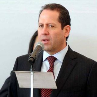 Eruviel Avila llama a alcaldes a reforzar contacto con la gente