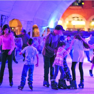 Una fila para caer en el hielo