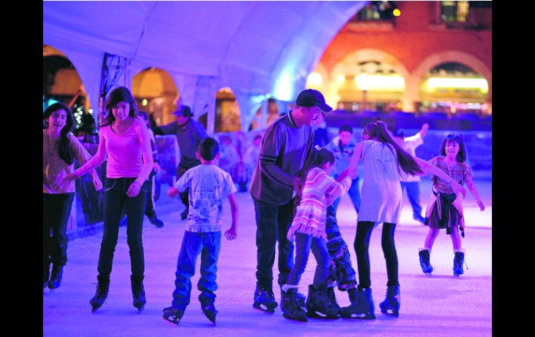 Equilibrio. Principiantes y avanzados tienen la misma oportunidad de disfrutar de las pista en el Centro Histórico de Zapopan.  /