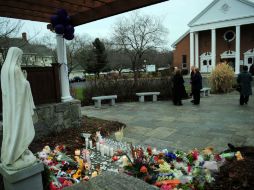 Altar para las víctimas del tiroteo en la primaria de Newtown, Connecticut. AFP  /