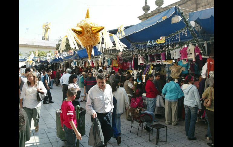 La Canacope destacó que el comercio informal captará 34 por ciento de las ventas navideñas. ARCHIVO  /