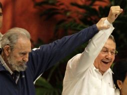 Las candidaturas de Fidel y Raúl Castro fueron aprobadas para las elecciones de febrero próximo. ARCHIVO  /