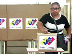 Los venezolanos eligieron a los 23 gobernadores. El Partido Socialista Unido de Venezuela regirá en 19 estados. EFE  /