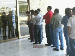 Los resultaron del estudio arrojaron el 50% de las empresas ya entregaron la prestación. ARCHIVO  /