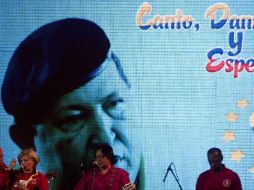 Ortega felicita a Chávez por el triunfo del oficialismo en Venezuela. AP  /