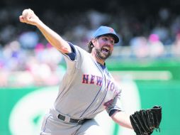Dominante. R.A. Dickey, el único nudillero en las Ligas Mayores, ganó 20 juegos en la pasada temporada. AFP  /