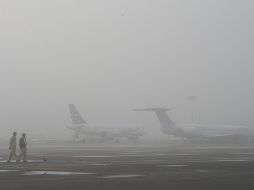 Las operaciones en el AICM fueron suspendidas este martes debido a un banco de niebla. ARCHIVO  /