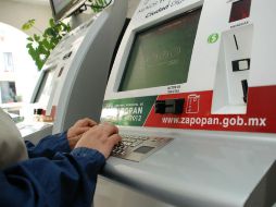 Autoridades municipales recomiendan hacer uso de quioscos digitales para agilizar trámites. ESPECIAL  /