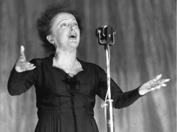 Piaf arrancaba lágrimas de los espectadores con canciones como ''La vie en rose''. ARCHIVO  /
