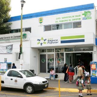 Recibe Zapopan cinco ambulancias