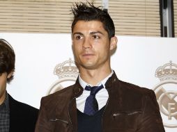 El día de ayer Ronaldo y sus compañeros del Madrid regalaron juguetes a niños para la Navidad. ARCHIVO  /