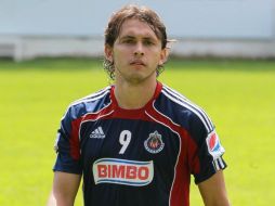 Omar Arellano, junto a otros cuatro jugadores, son bajas de Chivas para el Clausura 2013. ARCHIVO  /