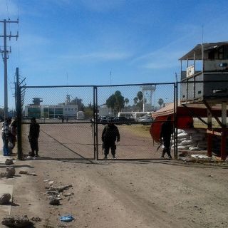 Desalojan penal de Gómez Palacio tras intento de fuga