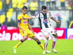 En caso de que Héctor Herrera (der.) fichara por el Porto, jugará con su compañero en el Tri Olímpico, Diego Reyes (izq.). MEXSPORT  /