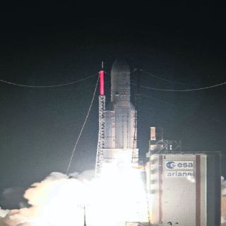 Ponen en órbita el satélite Bicentenario