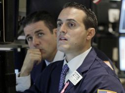 La Bolsa de Valores de Nueva York abrió con fuertes pérdidas, ante el nerviosismo por la falta de un acuerdo en Estados Unidos. ARCHIVO  /