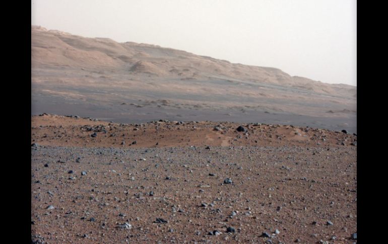 Expertos se dan a la tarea de buscar impactos, medir su tamaño y velocidad de impacto. ARCHIVO  /