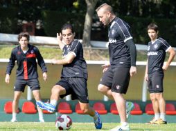 Bravo (i) y Vuoso (d) durante la sesión de entrenamiento en Atlas Colomos.  /