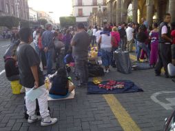 Agregaron una complicación al caos en el Centro tapatío al bloquear el cruce de las avenidas Hidalgo y 16 de Septiembre.  /