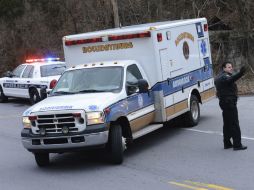 Una ambulancia y varias patrullas llegaron al lugar. REUTERS  /