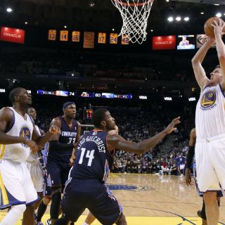 Warriors hunden más a los Bobcat