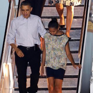 Obama inicia sus vacaciones decembrinas en Hawaii
