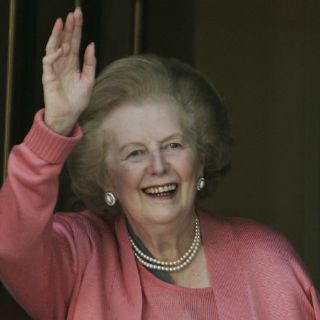 Margaret Thatcher, sin fecha para alta médica