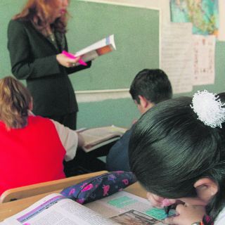 Afecta a estudiantes déficit de 306 maestros en educación básica