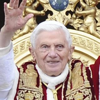 Benedicto XVI desea feliz Navidad