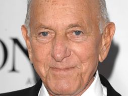 Le sobreviven su esposa, sus hijos David y Adam y dos nietos. AP  /