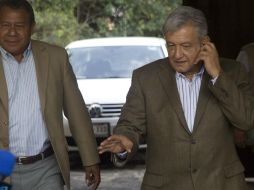 Martínez (i) fue dos veces jefe deseguridad de López Obrador (d). ARCHIVO  /