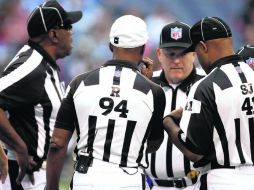 El momento más esperado por los equipos y dirigentes fue cuando los oficiales titulares regresaron a la actividad. AP  /