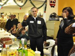 Mancera celebró la Navidad en un asilo donde refrendó sus compromisos políticos y sociales. ARCHIVO  /