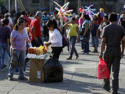 Actualmente está en vigor un operativo para retirar a los ambulantes del primer cuadro del Centro Histórico tapatío. ARCHIVO  /