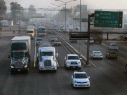 Se colocaron lonas en puntos estratégicos y se entregan volantes informativos a la población para que extremen precauciones.  /