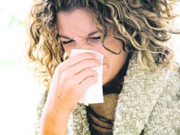 Síntomas. Estornudos frecuentes, ojos llorosos, congestión nasal y dolores de cabeza. ESPECIAL  /