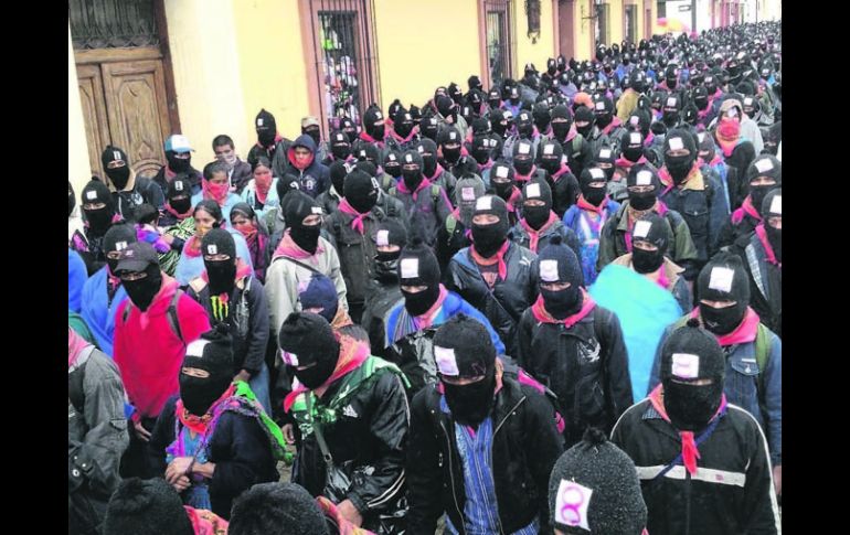Los indígenas miembros del Ejército Zapatista de Liberación Nacional marcharon el 21 de diciembre para reclamar igualdad. EL UNIVERSAL  /