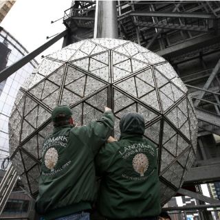 Fundéu BBVA: ''macrofiesta'', en una sola palabra