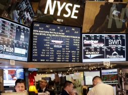 El promedio industrial Dow Jones bajaba 76.30 puntos, o un 0.58 por ciento, a 13 mil 20.01 unidades.AP  /