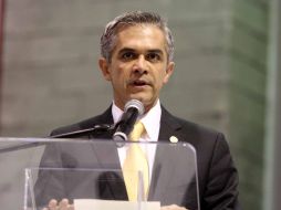 Mediante Twitter, el mandatario dio a conocer el cierre de algunas estaciones. ARCHIVO  /