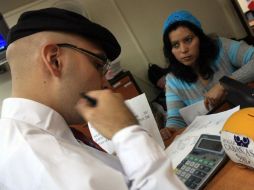 Las recaudadoras estarán abiertas a partir del 2 de enero con diferentes sucursales en el municipio. ARCHIVO  /