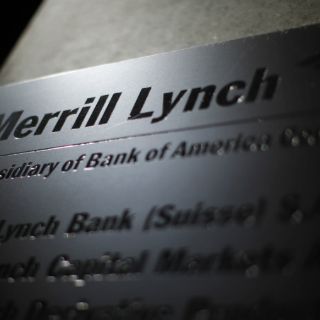 Merrill Lynch estima moderada recuperación del peso en 2013